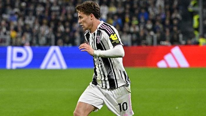 COMOLLİ BIRAKMIYOR
