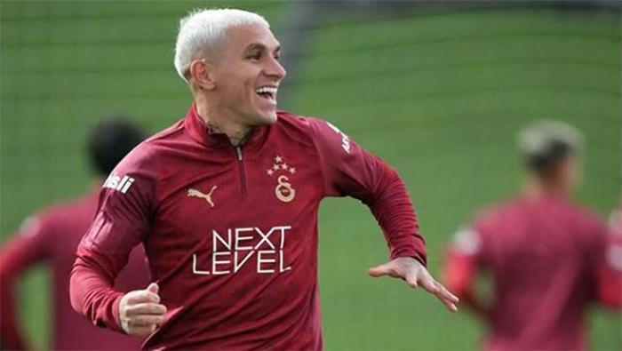 Torreira ve Rabia Soytürk aşk mı yaşıyor Devrim Özkanın pabucu dama atıldı
