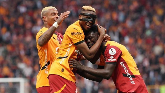 OSIMHENİN RAKİBİ LEMINA OLDU