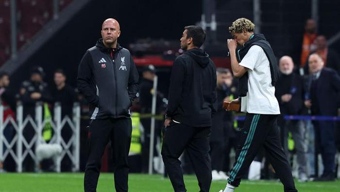 Arne Slot Galatasaray kabusundan kurtulamıyor Manchester United maçı öncesi yine bahsetti: VARa çattı
