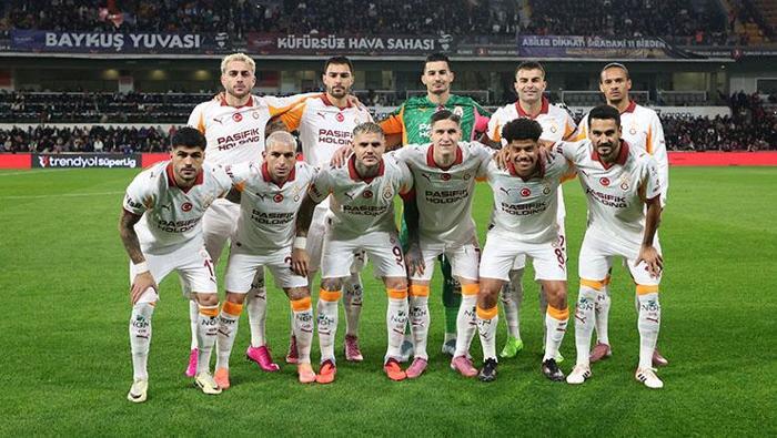 Yedek kadro bile Başakşehire yetti
