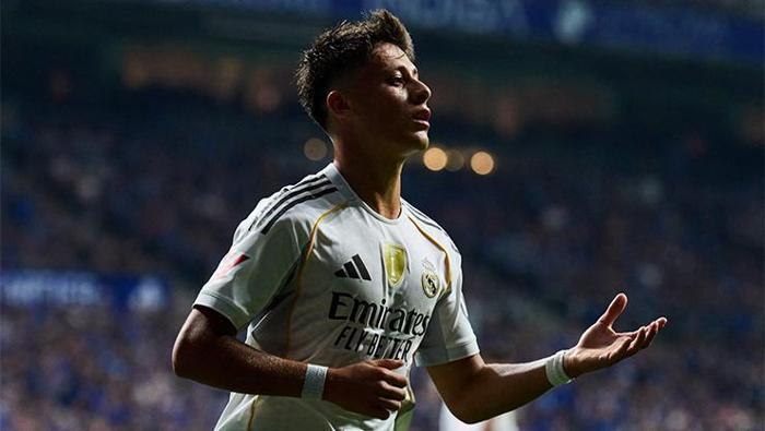 Premier Lig devi transfer defterinin baş köşesine Arda Güleri yazdı Nabız yoklandı: Real Madrid çıkışları kapatıyor
