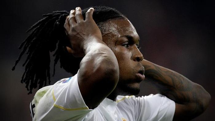 Avrupa futbolu şokta Royston Drenthe felç geçirdi: Robin van Persieden açıklama geldi