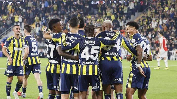 Fenerbahçe - Stuttgart maçı şifresiz kanallar