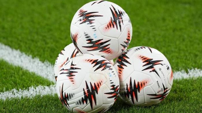 Eski Fenerbahçeli Edin Dzeko, Konferans Liginde tarihe geçti Rekor sadece onda...