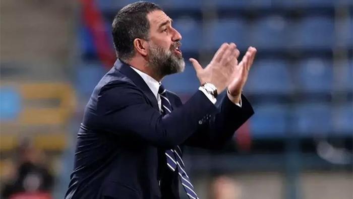 Arda Turan Ukraynada eleştiri yağmuruna tutuldu Niyetini anlamıyorum, çağ dışı futbol oynatıyor