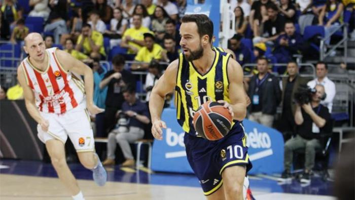 Fenerbahçe Bekonun kaptanı alkollü yakalandı Melih Mahmutoğlunun ehliyetine el konuldu