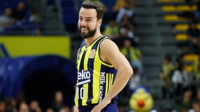Fenerbahçe Bekonun kaptanı alkollü yakalandı Melih Mahmutoğlunun ehliyetine el konuldu
