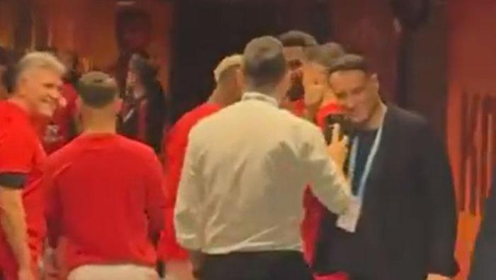TORREIRA YALNIZ BIRAKMADI
