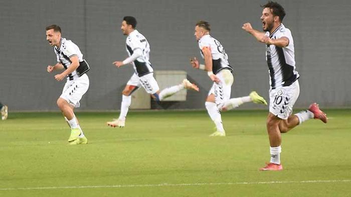 TFF 3. Ligde ateşli derbi: Altay - Karşıyaka maç sonucu 1-1