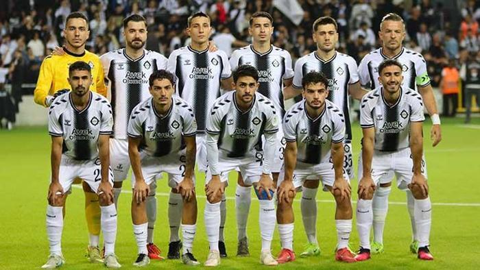 TFF 3. Ligde ateşli derbi: Altay - Karşıyaka maç sonucu 1-1