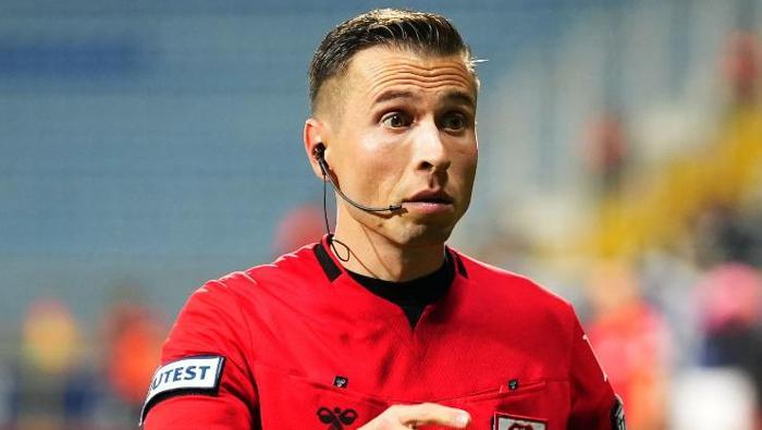 Kasımpaşa - Beşiktaş maçına damga vuran hatayı Deniz Çoban yorumladı: Penaltı yöntemine uygun hareket etmedi