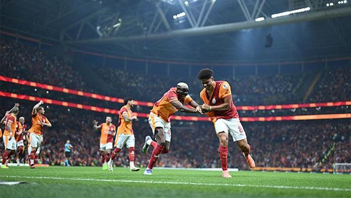 Hasan Şaştan Galatasaraylı futbolcuya sert eleştiri Ne işin var senin Türkiyede