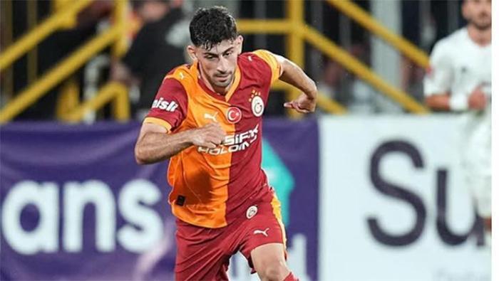 Sahaya adım bile atmadan Galatasaraydan ayrılıyor Yönetim son kararını verdi