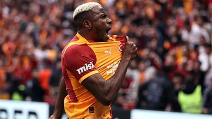 Galatasaray-Göztepe maçı sonrası Osimhenle formasını değiştirdi ortalık karıştı
