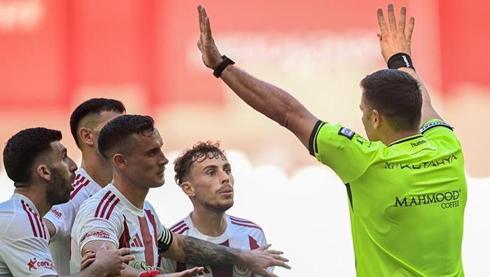 Antalyaspor-Başakşehir: Ümit Öztürk