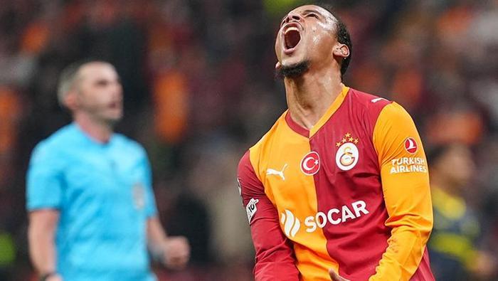 Leroy Sanenin tüm gözü kulağı Almanyadan gelecek haberde Davet bekliyor