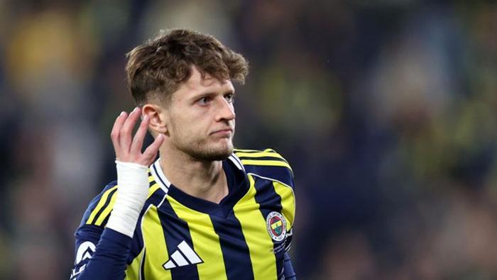 LYON SZYMANSKINİN PEŞİNDE