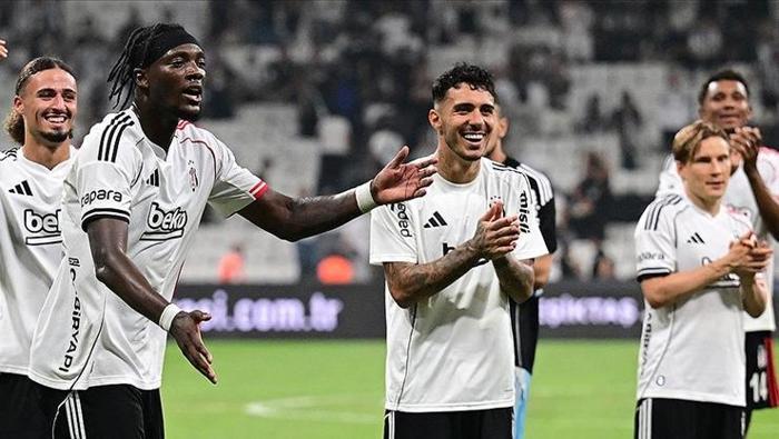 Beşiktaş - Fenerbahçe derbisini veren şifresiz kanallar | Canlı maç yayını
