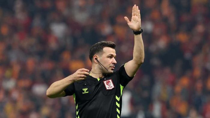 SORUNSUZ TAMAMLADI / DENİZ ÇOBAN - FANATİK