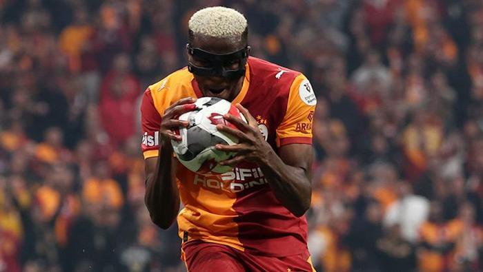 OSIMHEN DERBİLERDE ZORLANIYOR