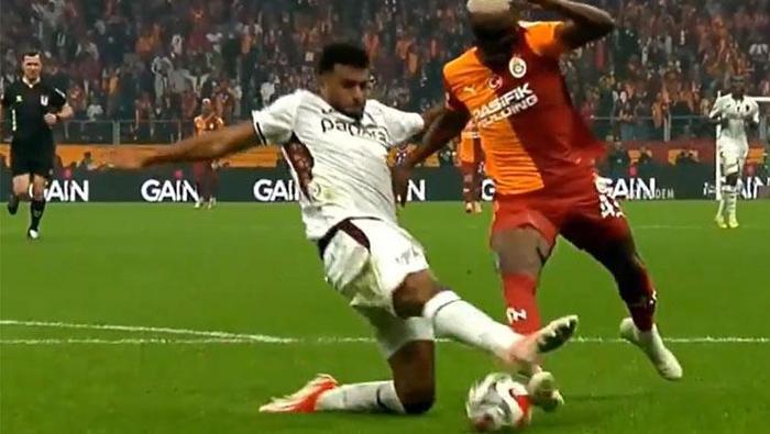 OSIMHENİN PENALTI BEKLEDİĞİ POZİSYON