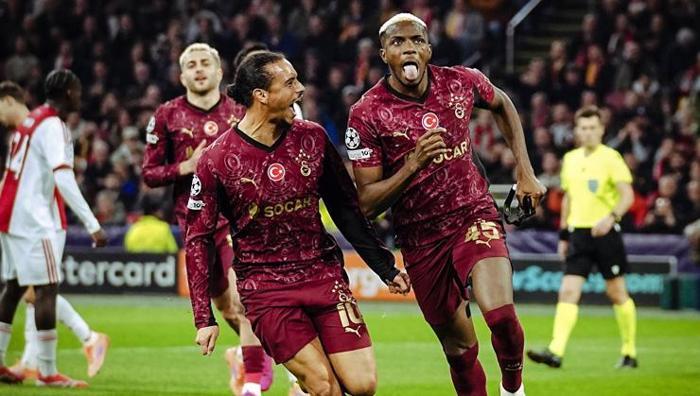 Çift markajı bile umursamıyor Osimhenin golleri Avrupayı salladı: Galatasaray, Ajaxı ezip geçti