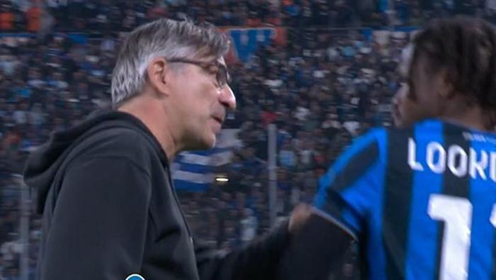 KOLUNDAN TUTTU, BAĞIRDI