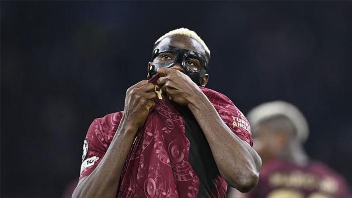 OSIMHEN AJAXI BİTİRDİ