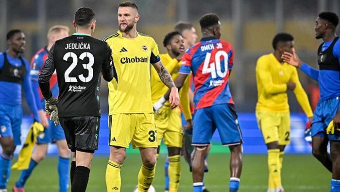 PLZEN, YILDIZLARLA DOLU TÜRK EKİBİ İLE BERABERE KALDI