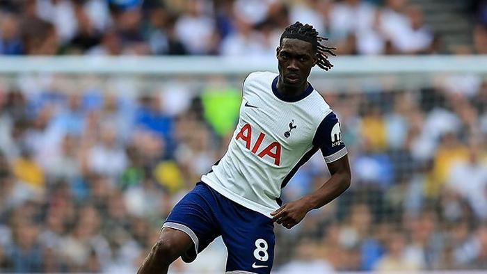 Türkiyeye transfer olmadı, hayatının şokunu yaşadı: Yves Bissoumanın banka hesabı çalındı