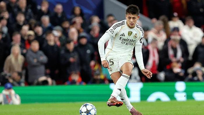 Real Madridde Arda Gülere büyük onur Tüm yıldızları gölgede bıraktı