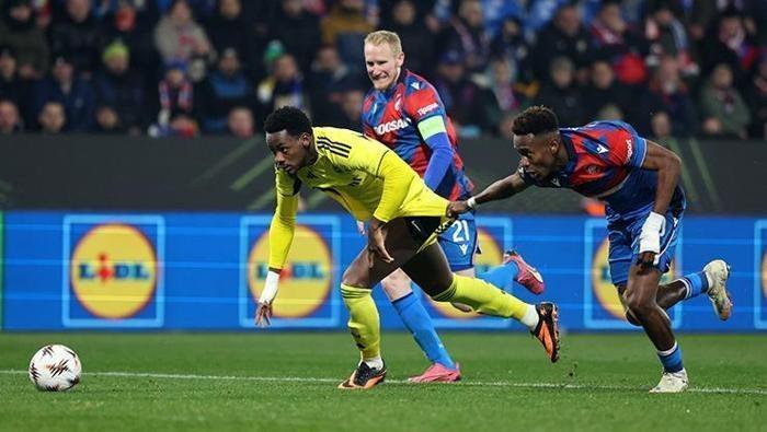 Fenerbahçe Plzen maçının skandal hakemini UEFAya taşıyor 3 yıl önceki itirafı ortaya çıktı