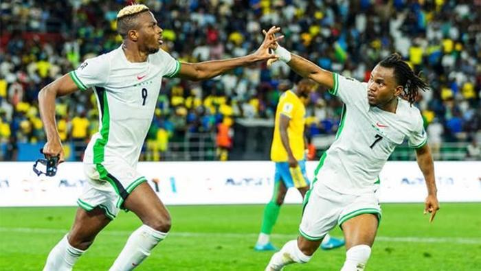 Adı Galatasarayla anılıyordu: Ademola Lookmandan peş peşe hamleler