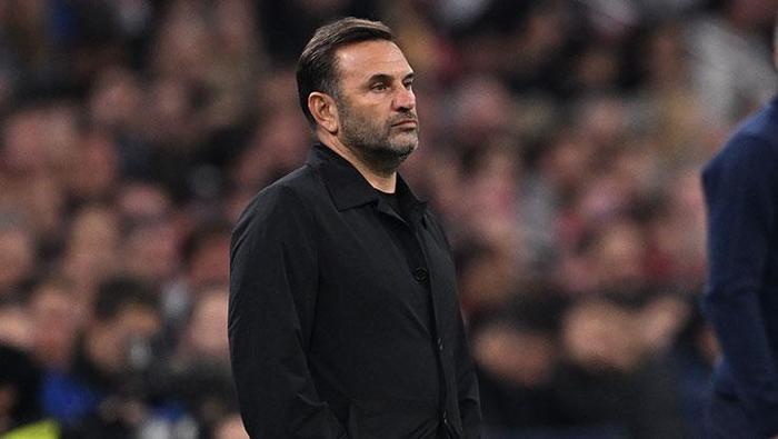 BURAYI TERK ETMİYORLAR