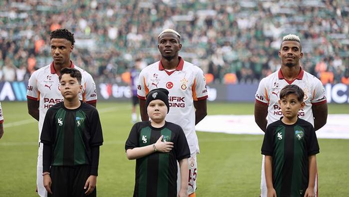 Hasan Şaştan yaylım ateşi Senin Galatasarayda kredin artık bitti herkes aklını başına alsın