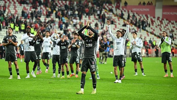 Süper Ligde şampiyonluk oranları güncellendi Zirvede puan farkı 1e indi dengeler değişti