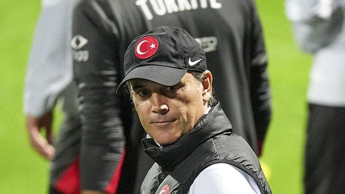 MİLLİLER SAHAYA İNDİ