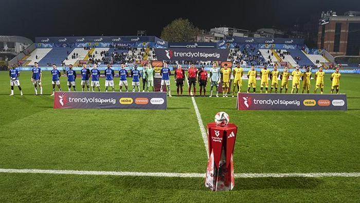 Vasatı aşamıyor lig için yeterli değil Galatasarayın golünün iptali doğru mu Deniz Çoban açıkladı | Süper Ligde 12.hafta hakem raporu