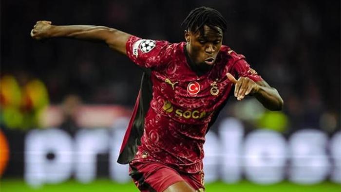 Osimheni görmeye geldiler Singoyu gözlerine kestirdiler Talipler Galatasarayın kapısında kuyruk