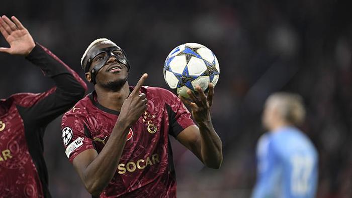 Osimheni görmeye geldiler Singoyu gözlerine kestirdiler Talipler Galatasarayın kapısında kuyruk