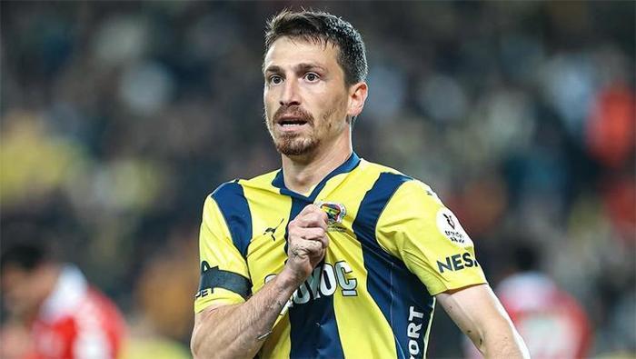 Fenerbahçe kaptanı Mert Hakan Yandaştan umre paylaşımı