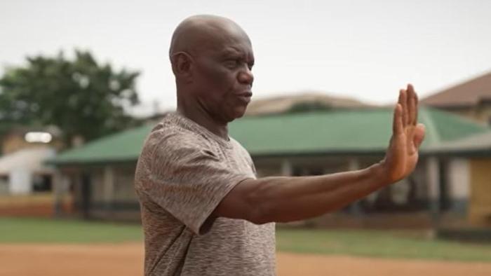 Victor Osimhenin hayat hikayesi yürekleri burktu: Çöp sahasında ayakkabı arardık