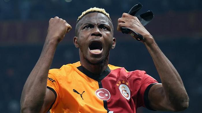 Victor Osimhenin hayat hikayesi yürekleri burktu: Çöp sahasında ayakkabı arardık