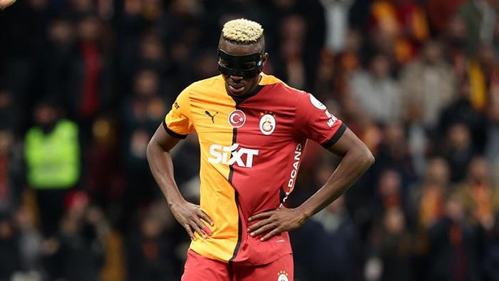 Victor Osimhenin hayat hikayesi yürekleri burktu: Çöp sahasında ayakkabı arardık