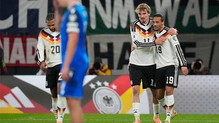 Sueddeutsche: Herkesin beklediği gibi: Sané, Almanyayı Dünya Kupasına taşıdı