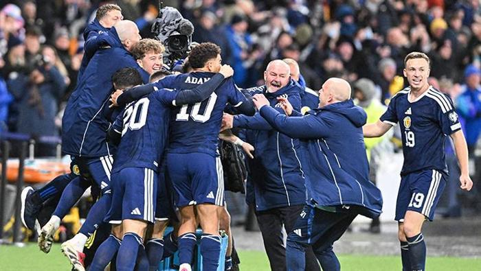 İSKOÇYA, DÜNYA KUPASI BİLETİNİ ALDI