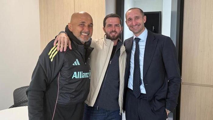 Juventustan Kenan Yıldız açıklaması... Chiellini: Sakin olun, anlaşma üzerinde çalışıyoruz