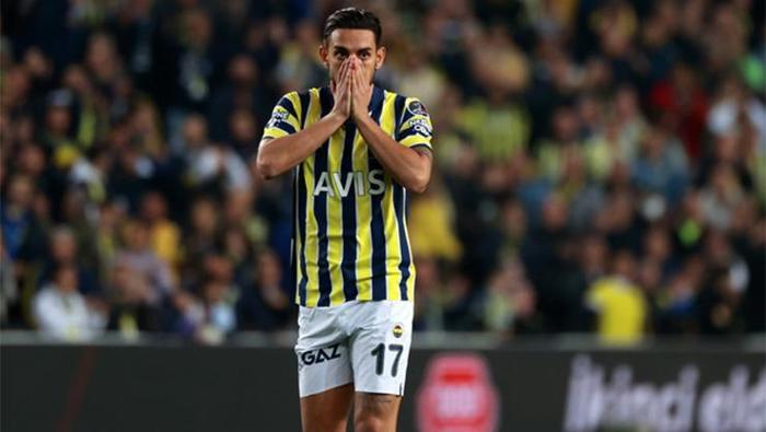 Cenk Tosunun Fenerbahçedeki kaderi belli oldu Süper Ligden 3 talibi var