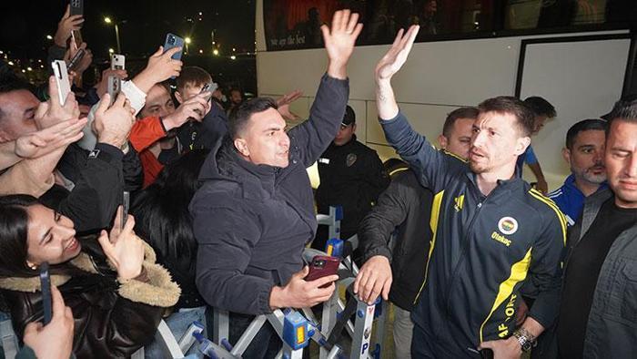 Fenerbahçenin kritik Çaykur Rizespor virajı; Sarı-Lacivertliler Rizede coşkuyla karşılandı